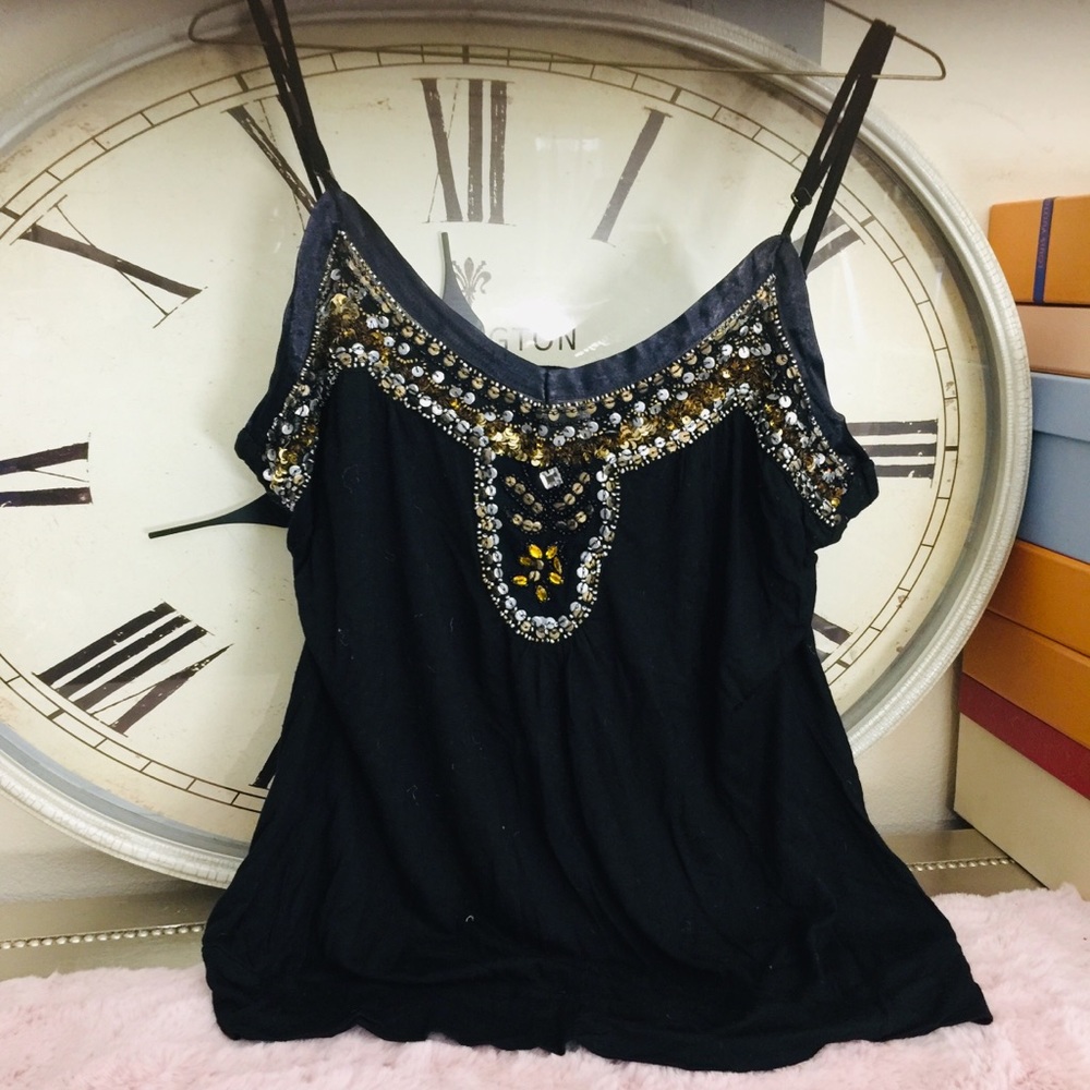 White HOUSE Black MARKET